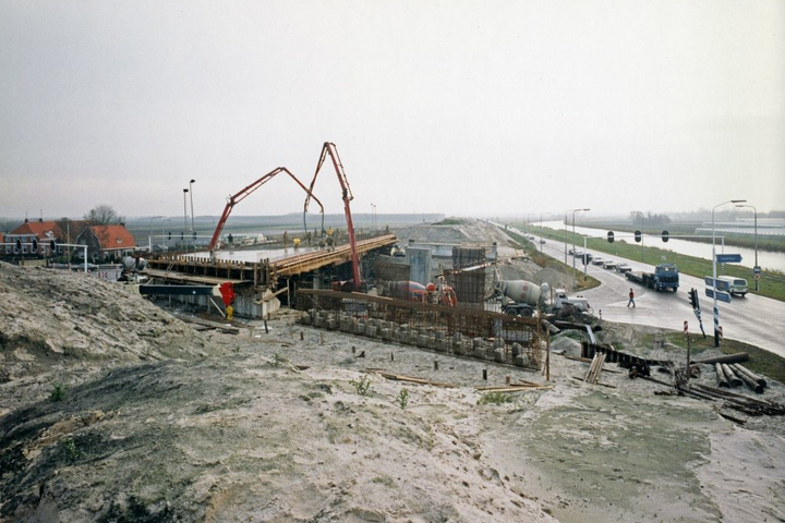 Storten viaduct verbreding A7 Groningen Winschoten